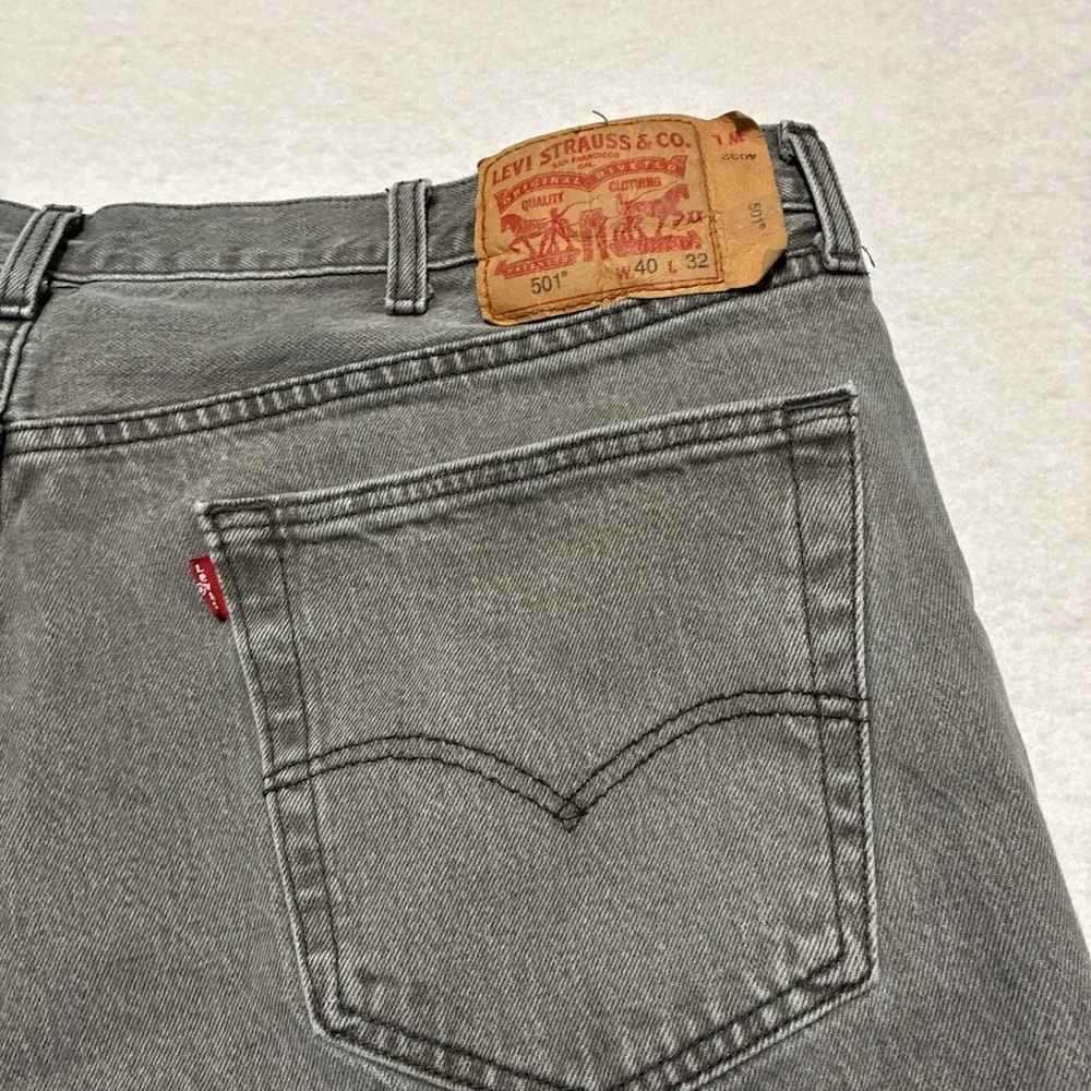 Levi's 501 Jeans Gray Mens‎ 40x 32 Straight Fit Red Tab Denim Button Fly